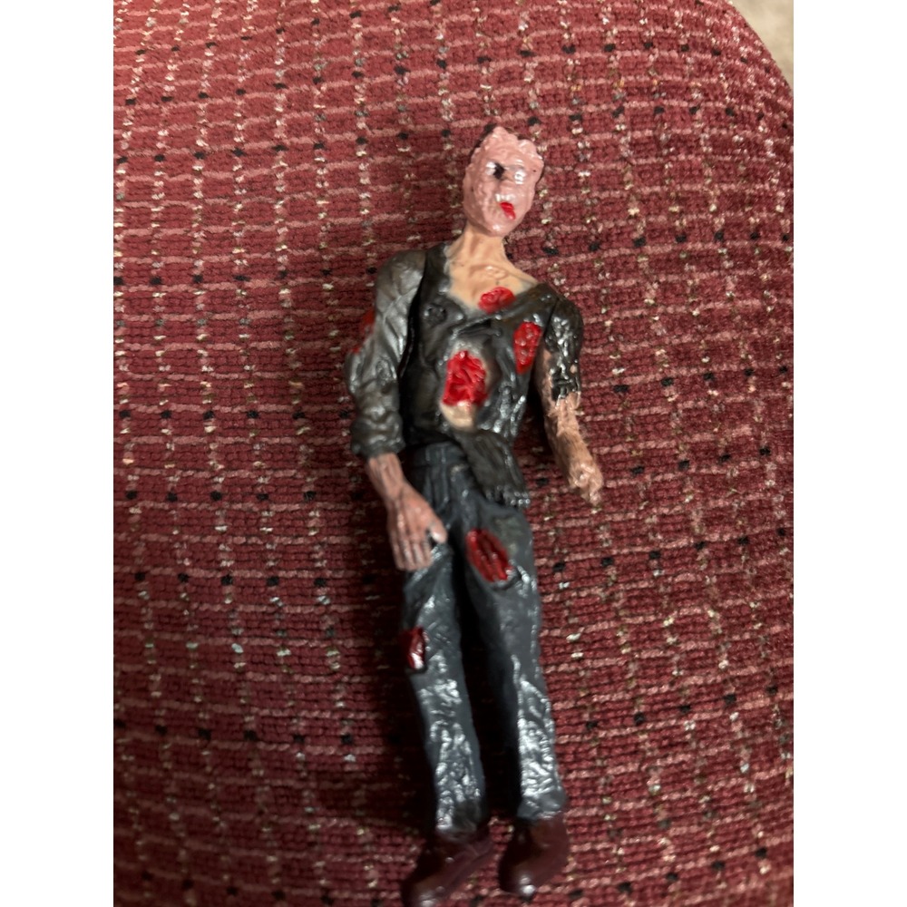 Vintage Zombie Horror Action Figure Battle Damaged Undead Monster Grey 3.75 inch